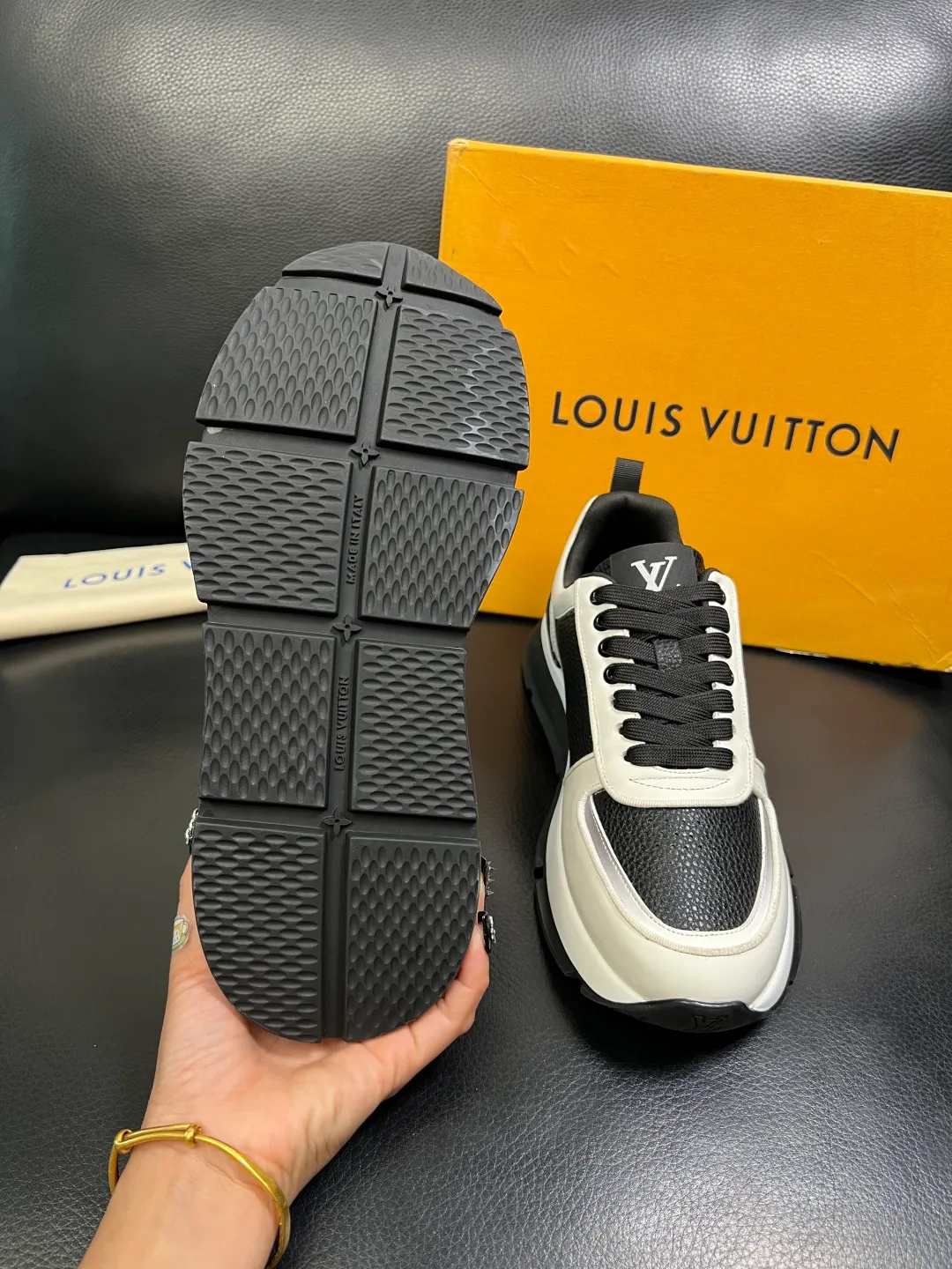 Men's shoes 💰 780 Lv High quality top crafts Louis Vuitton, sports sneakers counter synchronization, uppers imported from Italy, high-quality splicing with colorful and complex crafts, imported lambswool lining soft and comfortable, soles: original soles specially provided by the original factory, T men's shoes 💰U exclusive movable molded soles super comfortable, original and single goods, high quality, welcome to compare, code number 39-44 (customized 38 45)